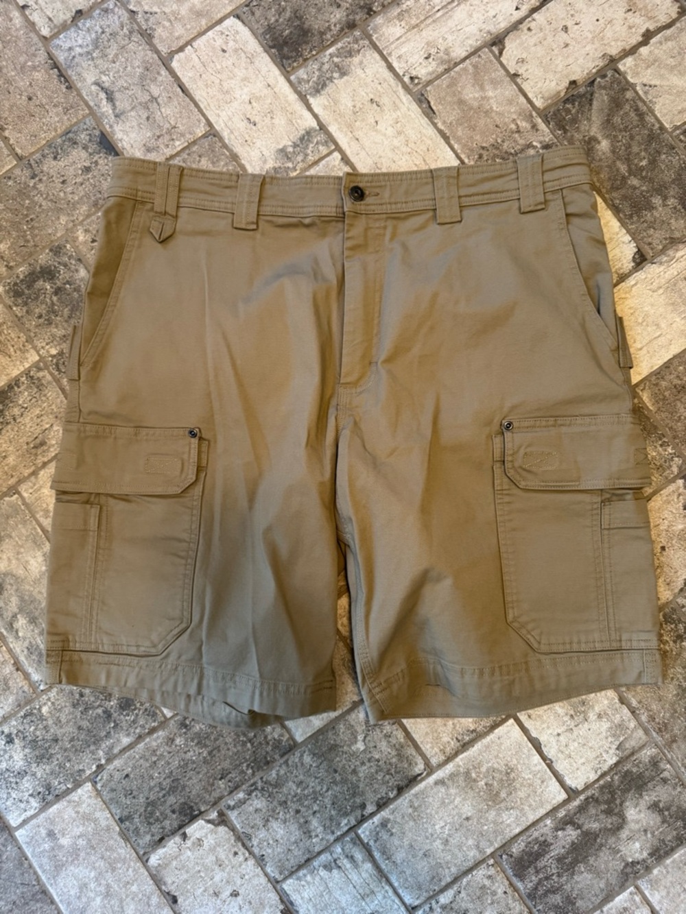 Duluth Trading Co Men's Olive-Tan Cargo Shorts